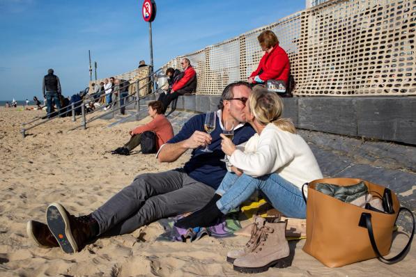 De vakantiehuizen en -appartementen aan de kust zijn voor de paasvakantie nu al voor 80 procent bezet. (foto Kurt)©Kurt Desplenter Foto Kurt