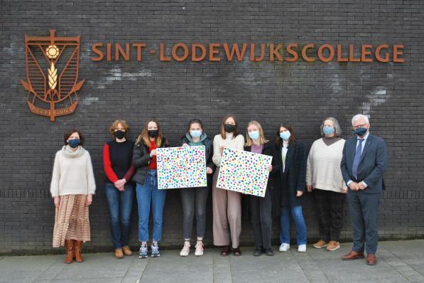 Greet Onghenae (adjunct-directeur), Nele Vanneste (zorgcoördinator/leerkracht), Cato Naeyaert, Laure Buffel, Bo Baeke, Flore Roels, Lara Van Acker, Ann Blontrock (adjunct-directeur), Koen Seynaeve (algemeen directeur).© PDC