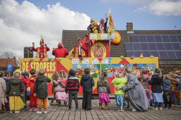 De kinderen genoten van de wagen.© HV