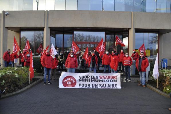 Eind vorig jaar was er nog een vakbondsactie bij de Pfizer-fabriek in Puurs. (Foot Belga)© BELGA