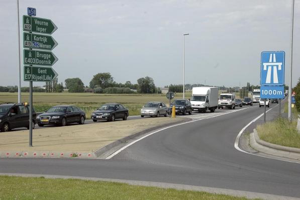 De aanleg van twee extra rijstroken moet de huidige files doen verdwijnen.©Picasa Luc Vanthuyne