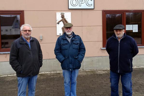 Penningmeester Luc Aelbrecht, secretaris Rudy Dehondt en voorzitter Edouard Cockx vormen het nieuwe bestuur van Petanqueclub Oostende. (foto FRO)