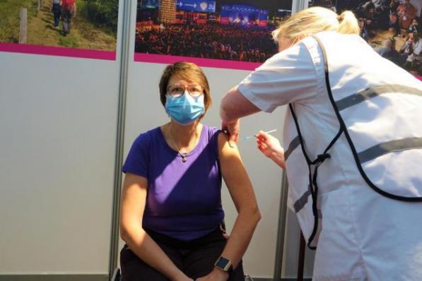 Vanaf donderdag kan er op acht lijnen worden gevacineerd.© AN