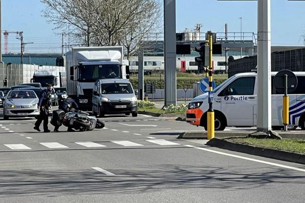 Het ongeval veroorzaakte enige verkeershinder.© JRO