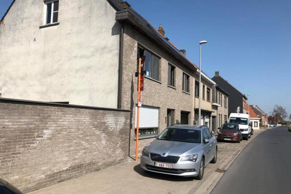 In de Moerdijkstraat in Gistel brak dinsdagnacht brand uit in een woning.© BB