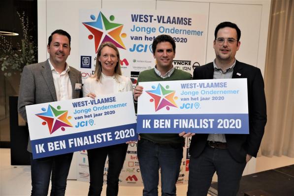 Nicolas Moerman, uiterst rechts, haalde het met Nestor van drie andere finalisten in de verkiezing tot West-Vlaams Jonge Ondernemer van het jaar van JCI.© gf