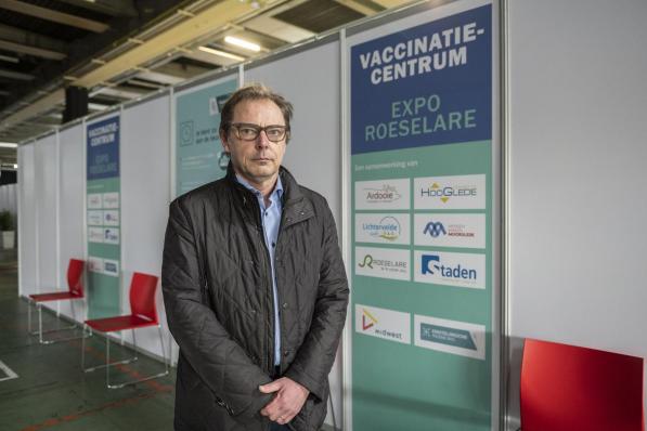 Hein De Meyere doet er alles aan om de kwetsbare groepen te bereiken en te overhalen om zich te laten vaccineren. (foto SB)©STEFAAN BEEL Stefaan Beel