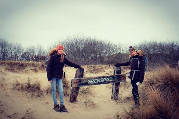 De zusjes vertrokken vanaf het Grenspad in De Panne voor een tocht van 85,63 kilometer.© TP