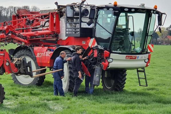 De arm van de sproeimachine kwam los.© JH