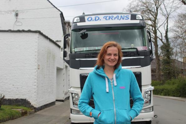 Tineke neemt deel aan het tweede seizoen van Lady Truckers op VTM 2. (foto JT)