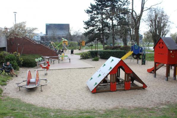 De speelruimte in het Regenboogpark is een van de opgenomen locaties van de Buitenspeelweek.© DJW