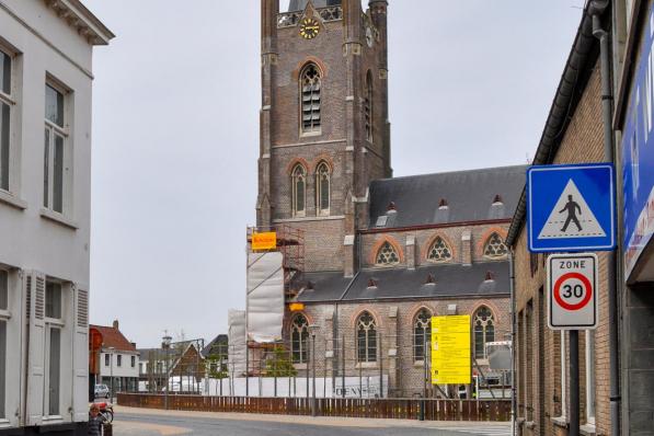 De O.L.V.-kerk van Leffinge wordt ontwijd.© LC