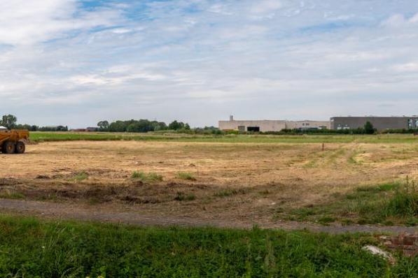 Het nieuwe bufferbekken ligt op de oostelijke arm van de Roobeek.© JM