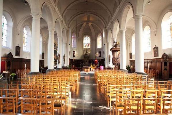 Binnenin de Sint-Amandskerk zal er kunst te bewonderen zijn.©FODI