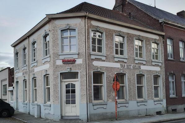 Café De Heerlijkheid blijft bestaan en wordt niet verkocht. (foto CH)