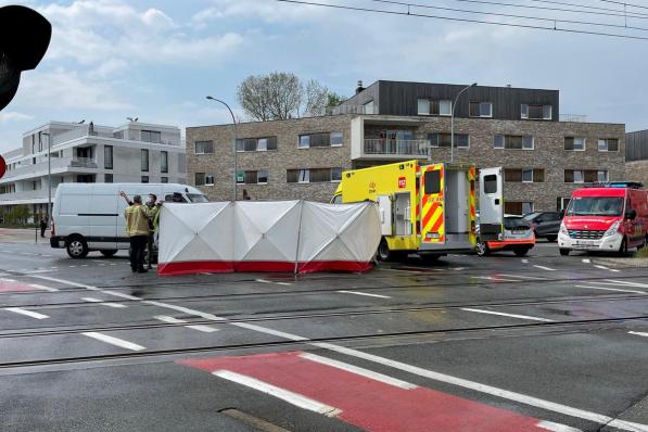 De man werd meteen overgebracht naar het ziekenhuis.© JVMA