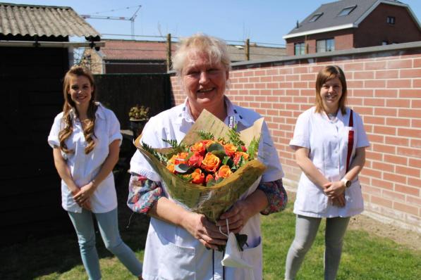 “Als je deze job niet graag doet, dan hou je het niet vol,” menen Emily, Mieke en Gwenny.© foto mlt