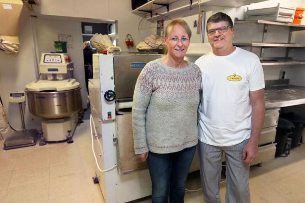 Nathalie Provost en Peter Poiz in hun bakkersatelier: “Na 32 jaar weegt het zware labeur door.”©Johan Sabbe
