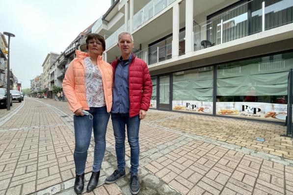 Peter en Petra openen op vrijdag 18 juni hun nieuwe winkel op een betere locatie in de Duinenstraat. (foto JRO)©Jeffrey Roos
