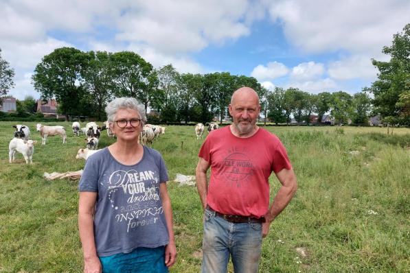 De weide is het levenswerk van boer Jos. Het is iets waar hij al voor zorgt sinds hij als boer begon, bijna 40 jaar geleden.© LBR