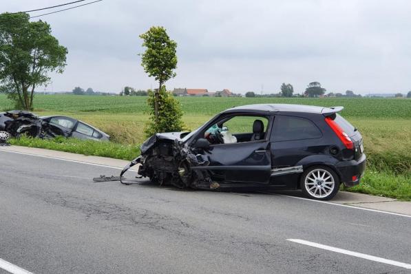Het ongeval gebeurde na een verkeerd ingeschat inhaalmanoeuvre.© JH