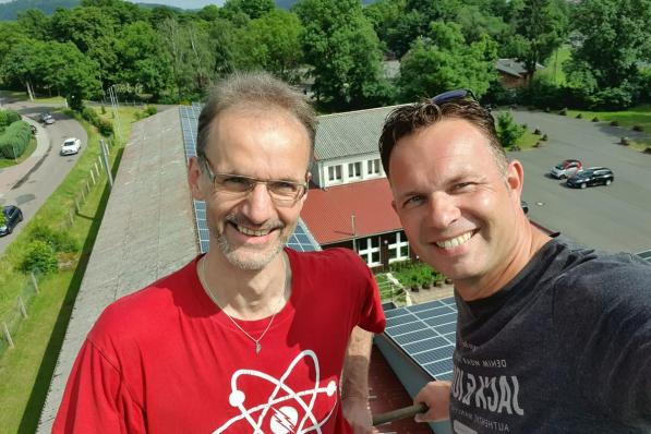 Jason (rechts) met Michael, manager van de Duitse fitnesszaak.© Repro PADI