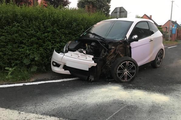 Een Aixam werd gegrepen door een Citroën C2.© DBI