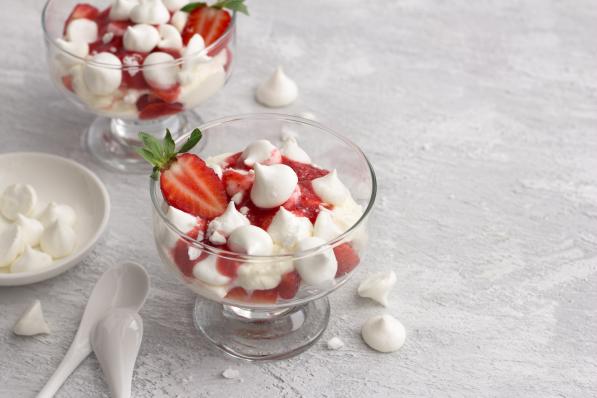 compote met meringue