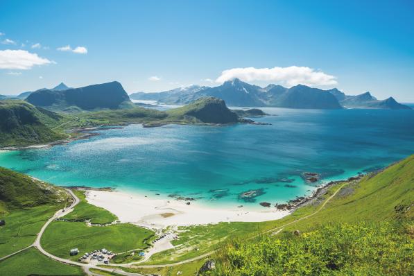 Haukland beach in Noorwegen, een van de mooiste stranden van Europa