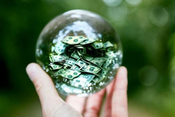 Dollar in glazen bol