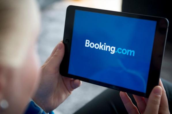 Booking.com Expedia koers