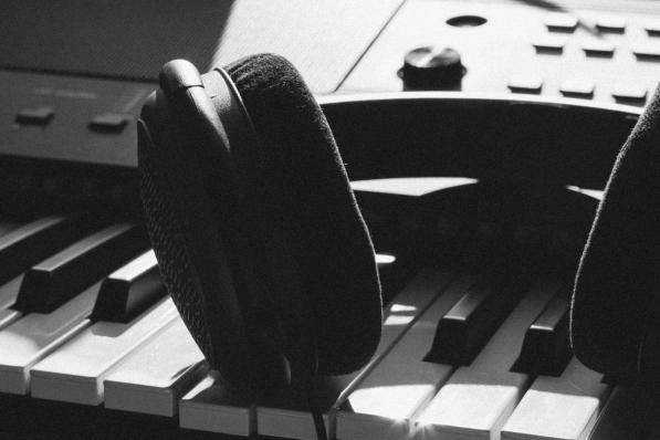 UMG Tiktok aandeel 2024 februari Universal Music Group