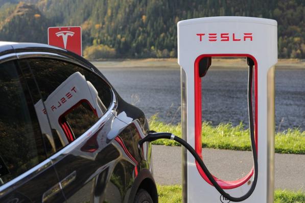 Tesla beleeft grootste daling ooit
