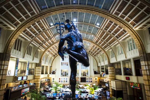 Het moment om toe te slaan op het Beursplein AEX aandelen kopen koers