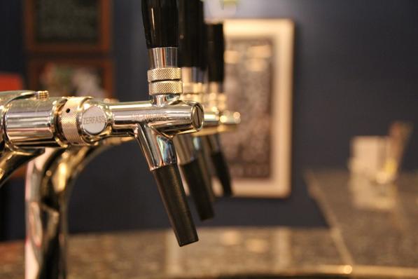 AB InBev | Droog gelegd door lockdowns