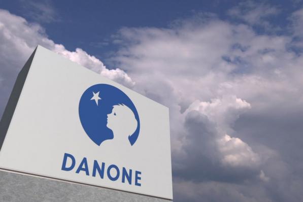 Danone verlaagt outlook, dividend volgt later