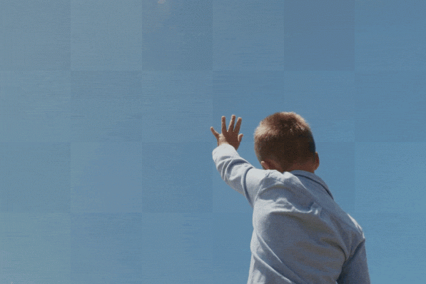 Comment prendre l'avion avec un enfant en bas âge - Canva