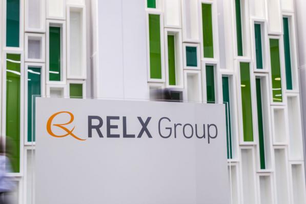 RELX groeit