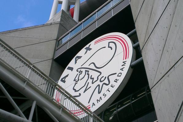 ajax spurt omhoog