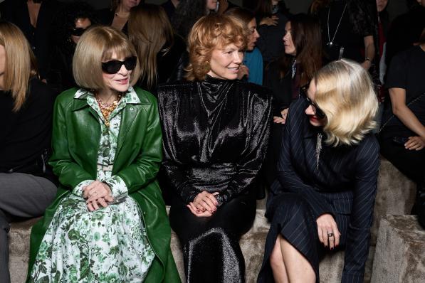 pamela anderson fashion week defile mugler paris