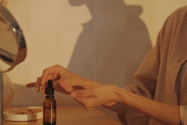 Comment récupérer de beaux ongles en arrêtant le vernis semi-permanent - Canva