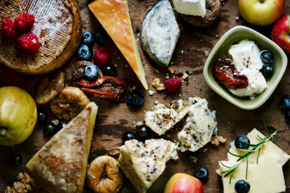 beau plateau de fromages
