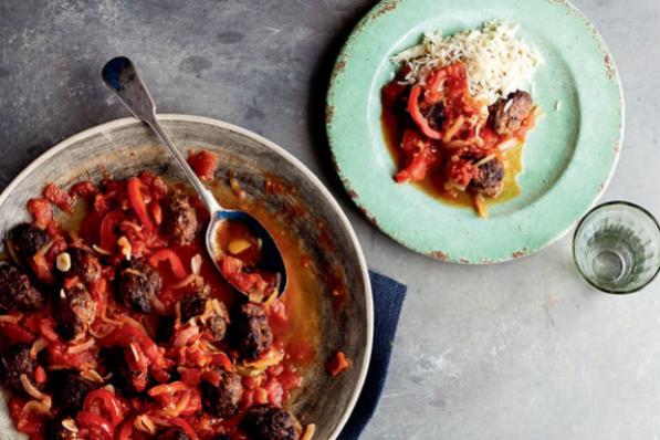 gehaktballetjes in tomatensaus