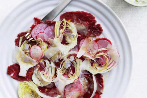 Carpaccio met artisjok en radijzen