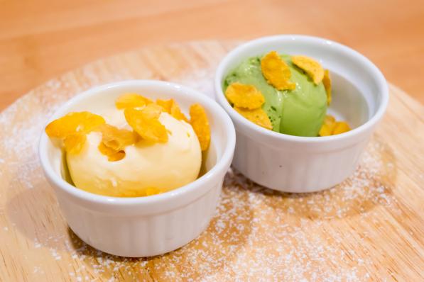 Appelsorbet en rozemarijnijs