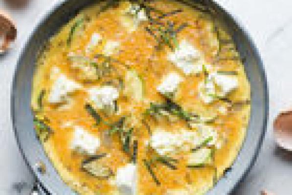 Frittata met courgette, feta en munt