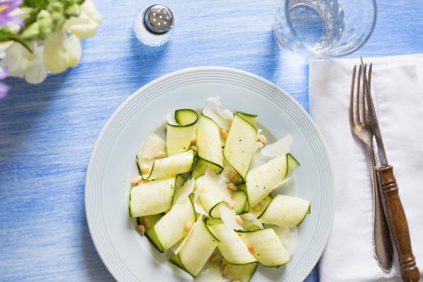 Courgette-carpaccio met Comté