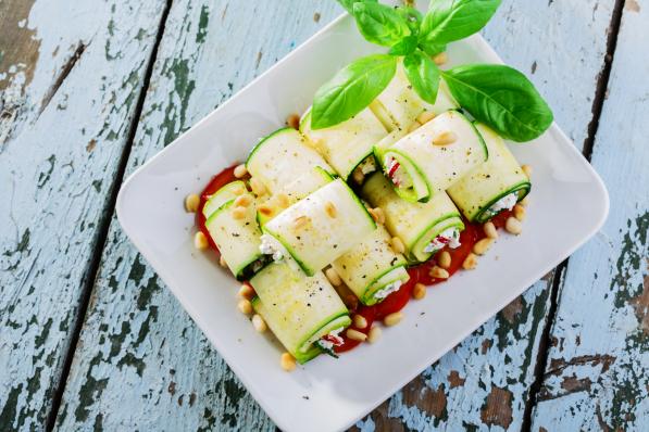 Courgetterolletjes met feta