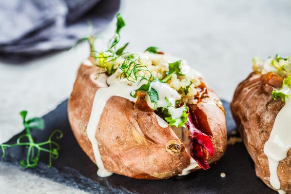 Gegrilde zoete aardappel met champignons