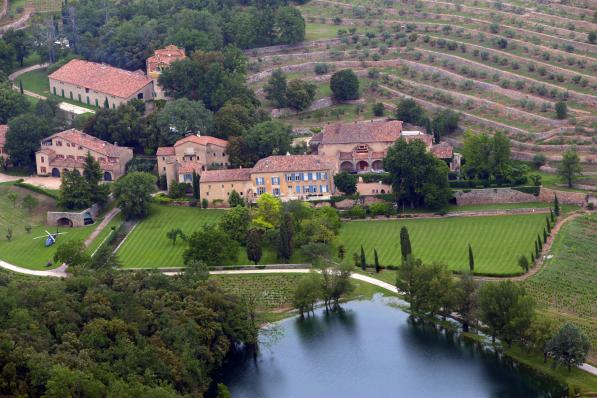Vue sur le Domaine viticole de Miraval, en Provence